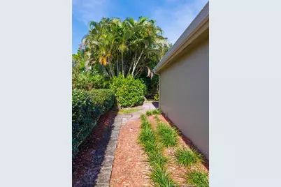 926 SE Westminster Place, Stuart, FL 34997 - Photo 37