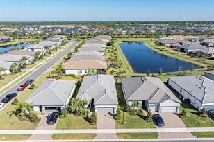 781 SE Courances Dr, Port Saint Lucie, FL 34984 - Photo 47