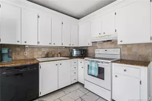 5802 SE Riverboat Dr, Stuart, FL 34997 - Photo 11