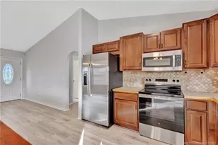 252 NW Lincoln Ave, Port Saint Lucie, FL 34983 - Photo 9