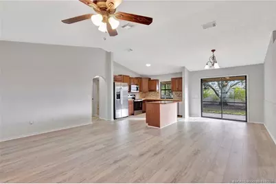 252 NW Lincoln Avenue, Port Saint Lucie, FL 34983 - Photo 11