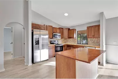 252 NW Lincoln Avenue, Port Saint Lucie, FL 34983 - Photo 5