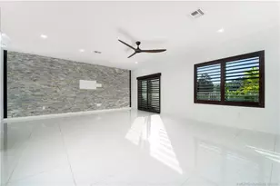 668 NE Waters Edge Ln, Port Saint Lucie, FL 34983 - Photo 5