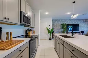 668 NE Waters Edge Ln, Port Saint Lucie, FL 34983 - Photo 3