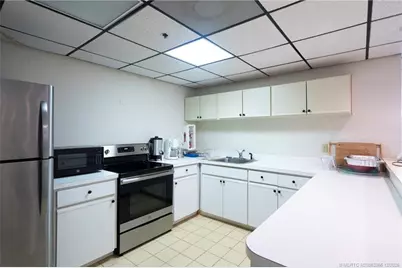 221 NE Plantation Road #407, Stuart, FL 34996 - Photo 17