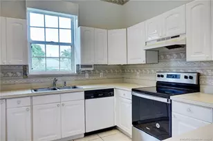 724 SE Michaels Ct, Stuart, FL 34996 - Photo 5