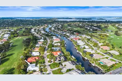 3181 SE Fairway W, Stuart, FL 34997 - Photo 9