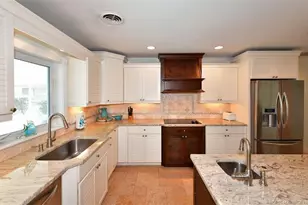 513 Gunwale Ln, Longboat Key, FL 34228 - Photo 7