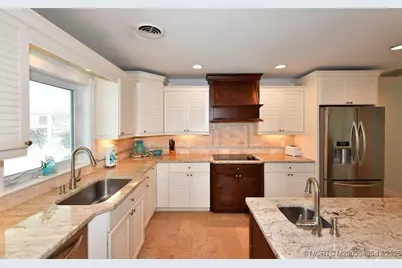 513 Gunwale Lane, Longboat Key, FL 34228 - Photo 9