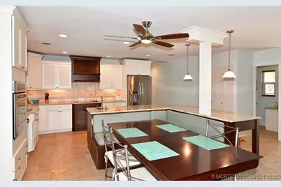 513 Gunwale Lane, Longboat Key, FL 34228 - Photo 7