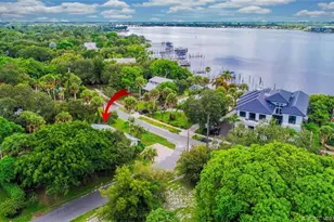 817 SW St Lucie Crescent, Stuart, FL 34994 - Photo 3