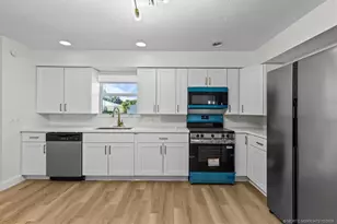 8379 SE Camellia Dr, Hobe Sound, FL 33455 - Photo 9