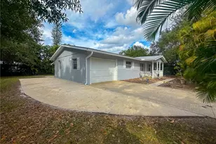 1739 SE Madison St, Stuart, FL 34997 - Photo 3