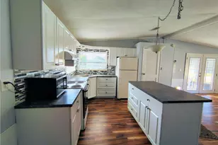 2581 SW Pontiac Pl, Stuart, FL 34997 - Photo 15