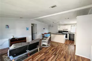 2581 SW Pontiac Pl, Stuart, FL 34997 - Photo 9