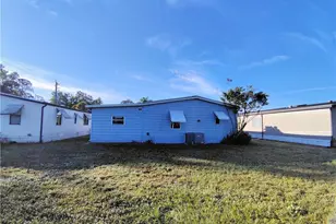2581 SW Pontiac Pl, Stuart, FL 34997 - Photo 5