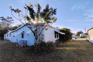 2581 SW Pontiac Pl, Stuart, FL 34997 - Photo 7