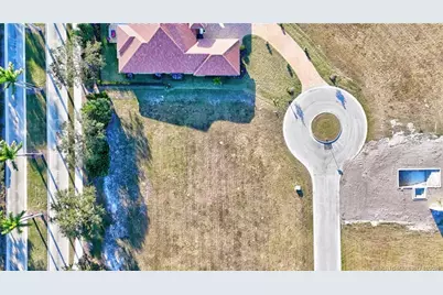 133 SE Via Lago Cervaro, Port Saint Lucie, FL 34952 - Photo 1