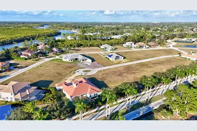 133 SE Via Lago Cervaro, Port Saint Lucie, FL 34952 - Photo 5