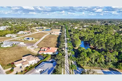 133 SE Via Lago Cervaro, Port Saint Lucie, FL 34952 - Photo 5