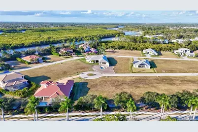 133 SE Via Lago Cervaro, Port Saint Lucie, FL 34952 - Photo 3