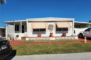 215 SE Trafalgar Terrace, Stuart, FL 34994 - Photo 1