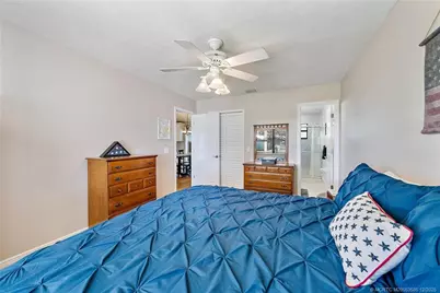 2481 SE Calusa Avenue, Port Saint Lucie, FL 34952 - Photo 17