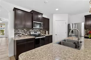 1825 SW Davis St, Port Saint Lucie, FL 34953 - Photo 17