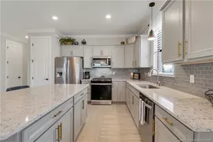 715 S E Boboli Way, Port Saint Lucie, FL 34984 - Photo 9