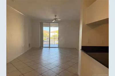 6458 Emerald Dunes Drive #302, West Palm Beach, FL 33411 - Photo 9