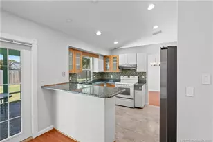 2905 SE Glasgow Dr, Stuart, FL 34997 - Photo 7