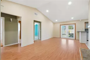 2905 SE Glasgow Dr, Stuart, FL 34997 - Photo 9