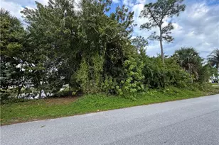 Lot 10 20 1/2 21 SE Pinehaven Ave, Hobe Sound, FL 33455 - Photo 1