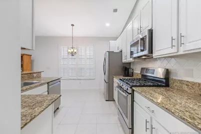 1052 SE Westminster Place, Stuart, FL 34997 - Photo 9