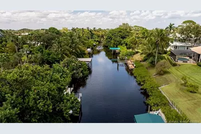 511 SE Krueger Parkway, Stuart, FL 34996 - Photo 1
