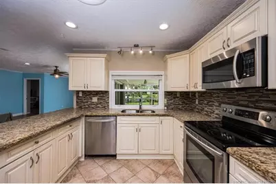 511 SE Krueger Parkway, Stuart, FL 34996 - Photo 17