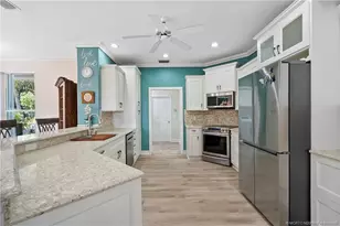 4 Lantana Ln, Sewalls Point, FL 34996 - Photo 11