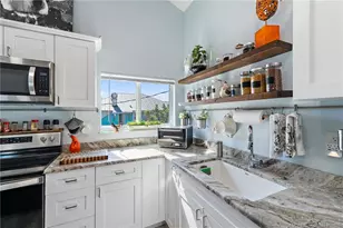 310 SE Denver Ave, Stuart, FL 34994 - Photo 33