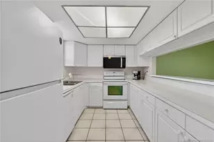 2950 SE Ocean Blvd, Stuart, FL 34996 - Photo 9