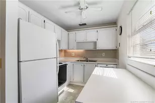 2600 SE Ocean Blvd, Stuart, FL 34996 - Photo 5