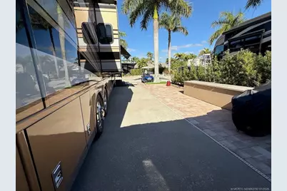 364 NW Chipshot Lane, Port Saint Lucie, FL 34986 - Photo 3