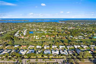 3881 SE Fairway W, Stuart, FL 34997 - Photo 9