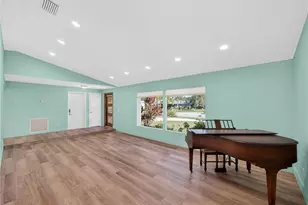 3055 SE Glasgow Dr, Stuart, FL 34997 - Photo 5