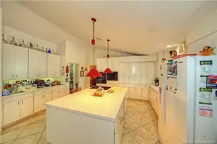 5220 SE Burning Tree Circle S, Stuart, FL 34997 - Photo 9