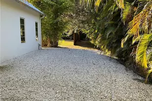 224 SE Wells Dr, Stuart, FL 34996 - Photo 77