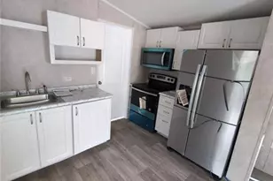 2423 NE Palm Ave, Jensen Beach, FL 34957 - Photo 5