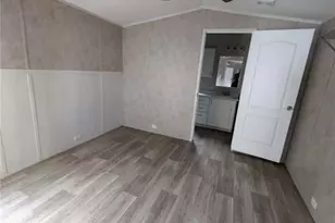 2423 NE Palm Ave, Jensen Beach, FL 34957 - Photo 9