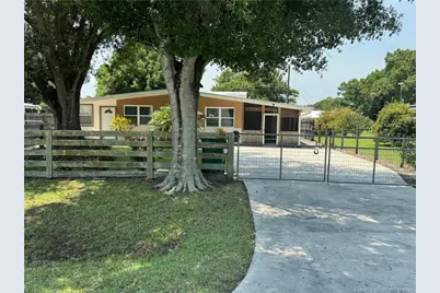 1005 NW 5th Street, Okeechobee, FL 34972 - Photo 1