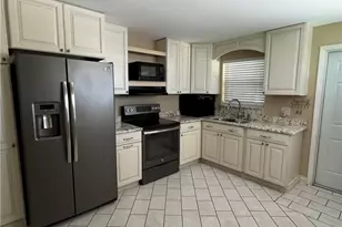 1005 NW 5th St, Okeechobee, FL 34972 - Photo 5