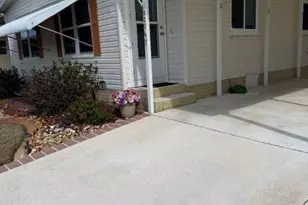 8204 E Bitterbush Ln, Port Saint Lucie, FL 34952 - Photo 3